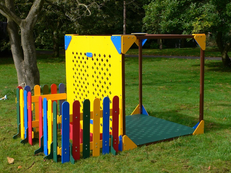 Recycled Plastic Play Den - Planter and Tressel Module
